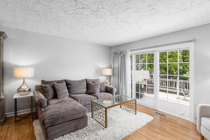 Family Room - 2078 Coleman Dr