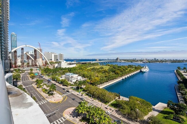 Building Photo - 888 Biscayne Blvd