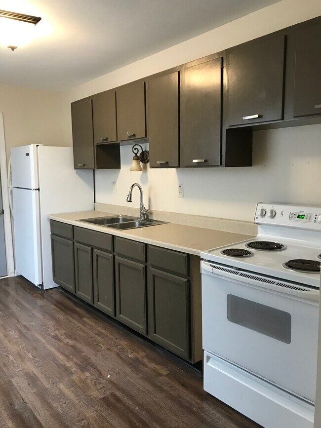 Building Photo - 108 N Water St