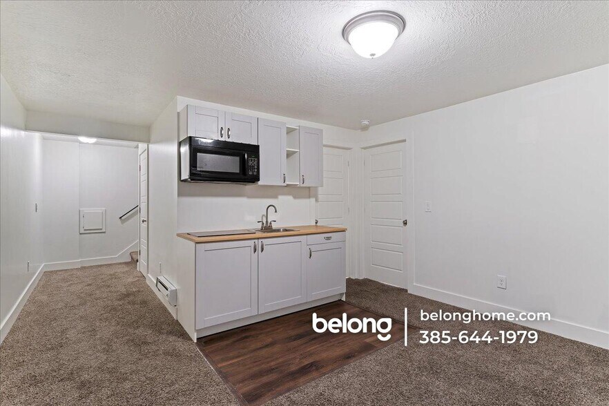 Building Photo - 2333 S Long Dr