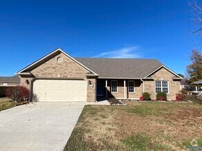 Building Photo - 243 Chestnut Oak Cir