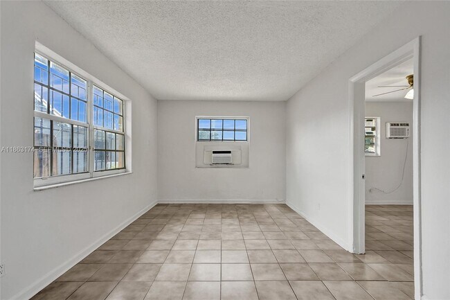 Building Photo - 2525 Superior St