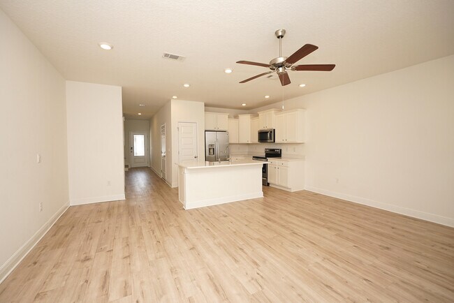 Building Photo - 22 Redbird Lp