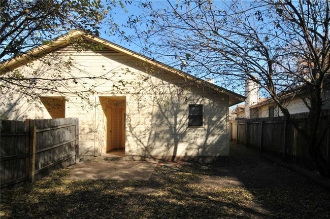 Building Photo - 12414 Deer Falls Dr