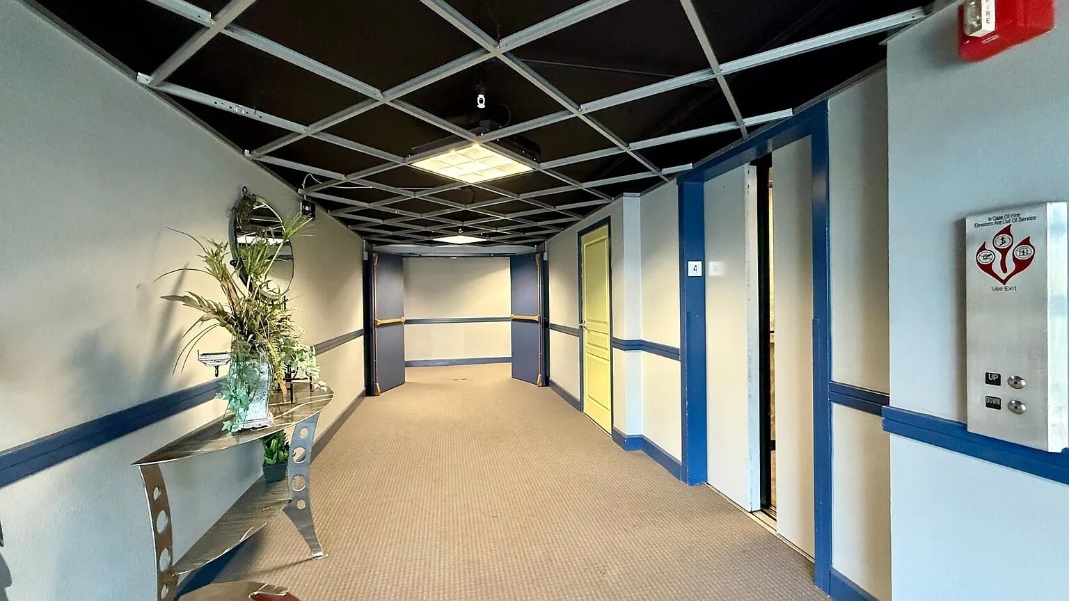 Building Photo - 417 E Kiowa