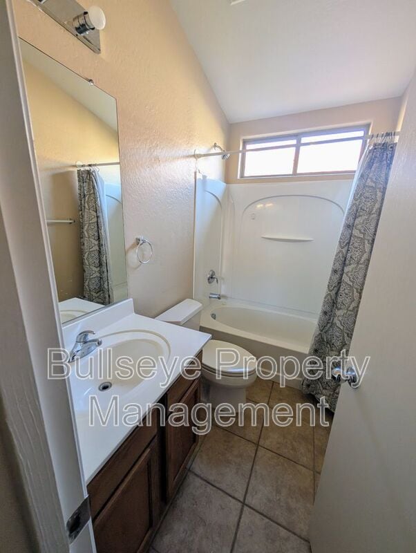 Building Photo - 45553 W Sky Ln