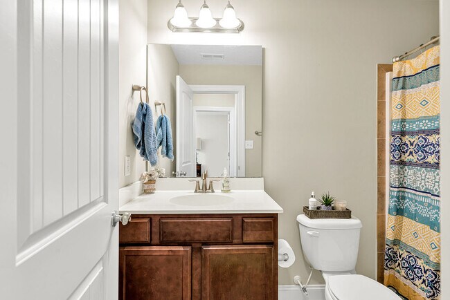 Building Photo - 293 Crossroads Store Dr