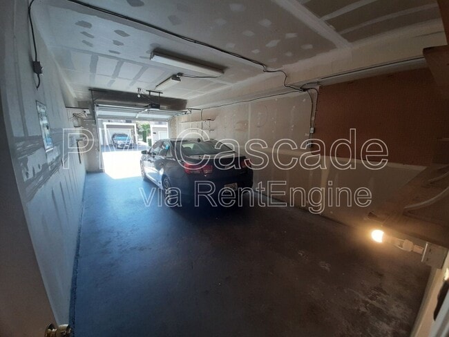 Building Photo - 2185 Hammond Ave