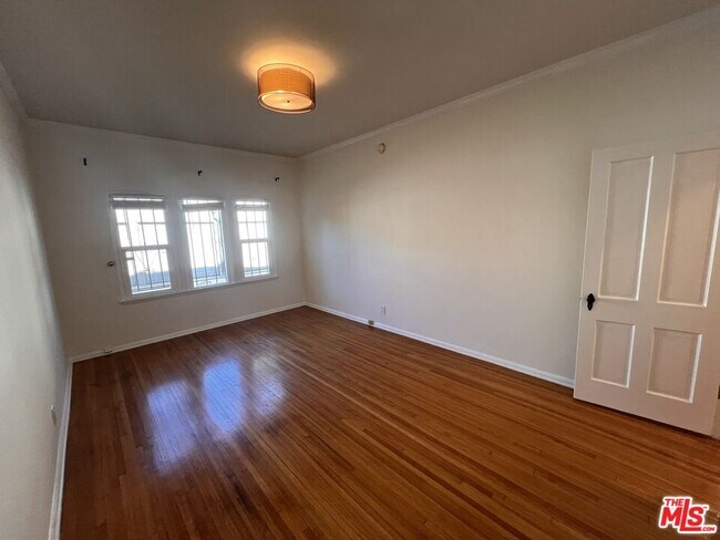 Building Photo - 1248 S La Jolla Ave