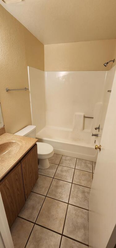 Building Photo - 2843 E 17th St