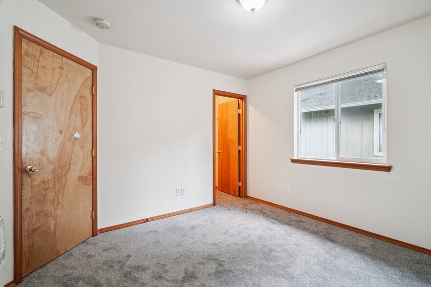 Building Photo - 5002 S 30th St