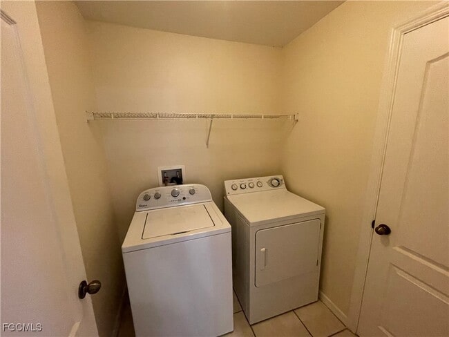 Building Photo - 2639 NW 24th Pl