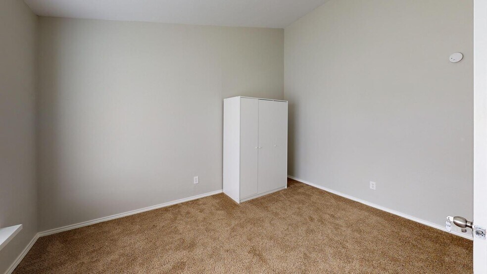 Building Photo - 5510 Heathercrest Dr