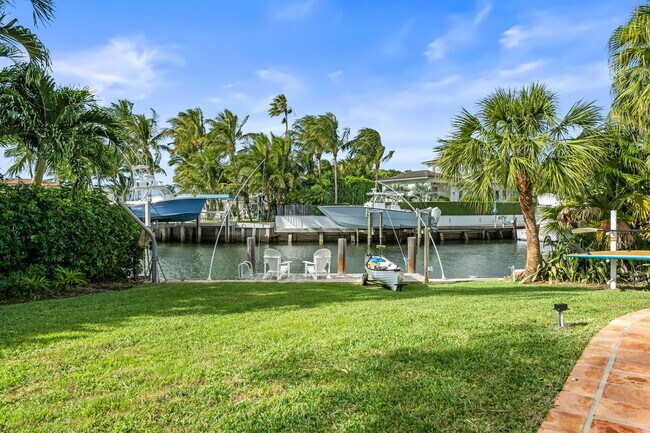 Building Photo - 49 River Dr