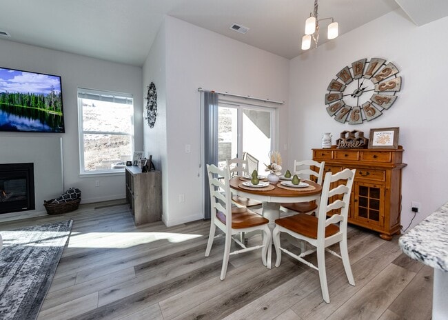 Building Photo - Serene, Peaceful Retreat nestled up to Mt Open Space