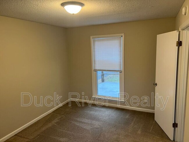 Building Photo - 203 Hunter Dr