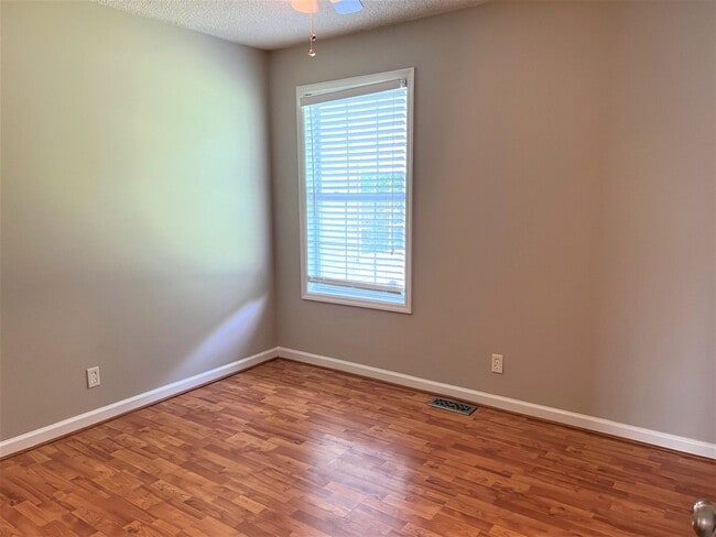 Building Photo - Canova Ct