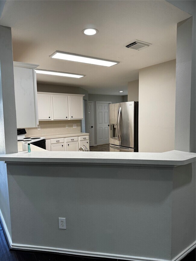 Building Photo - 18614 Timbers Dr