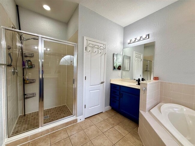 Building Photo - 17411 Promenade Dr