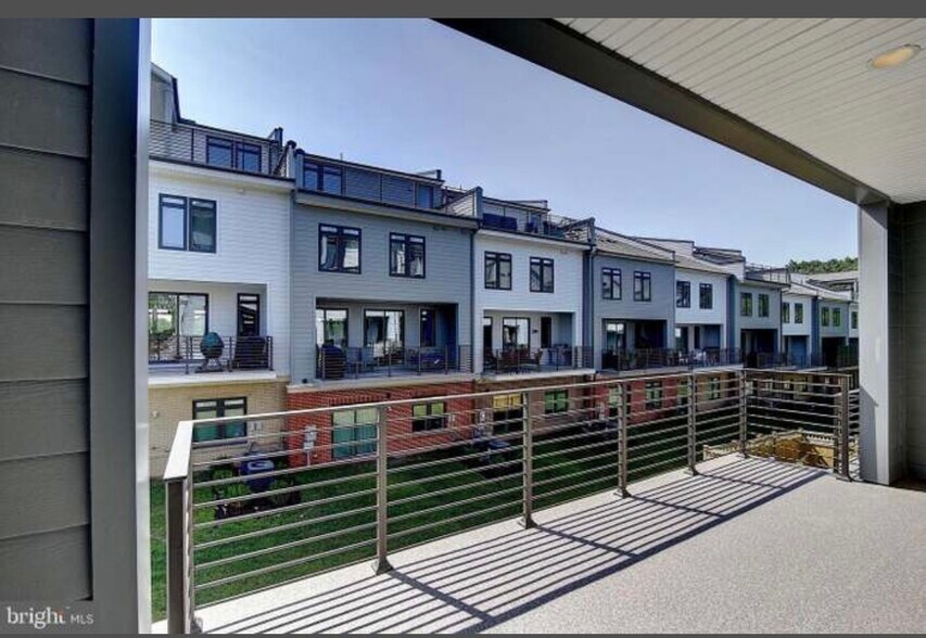 2nd Floor Deck - 1702 Gray Shale Ter SE