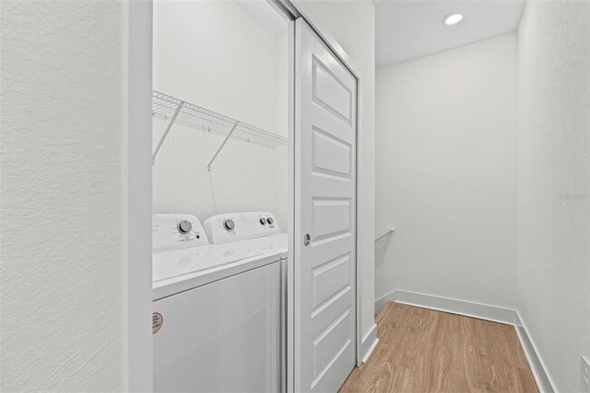 Building Photo - 8053 Gulfstream Ct