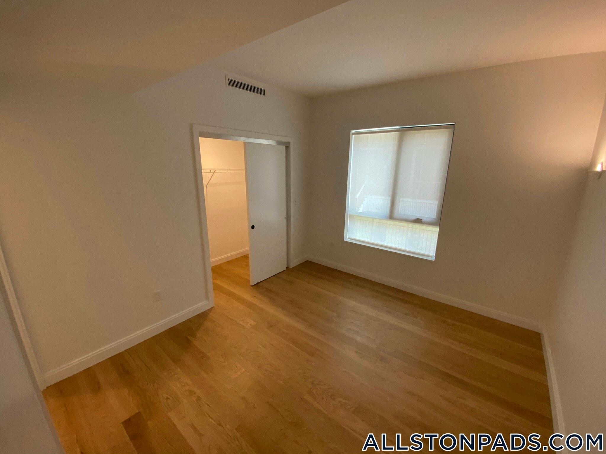 Building Photo - 83 Gardner St