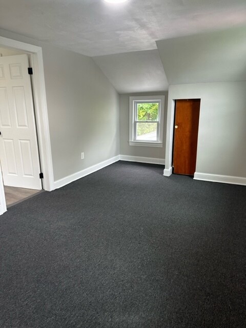 Building Photo - 255 Blakeslee St