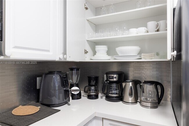 Building Photo - 19901 E Country Club Dr