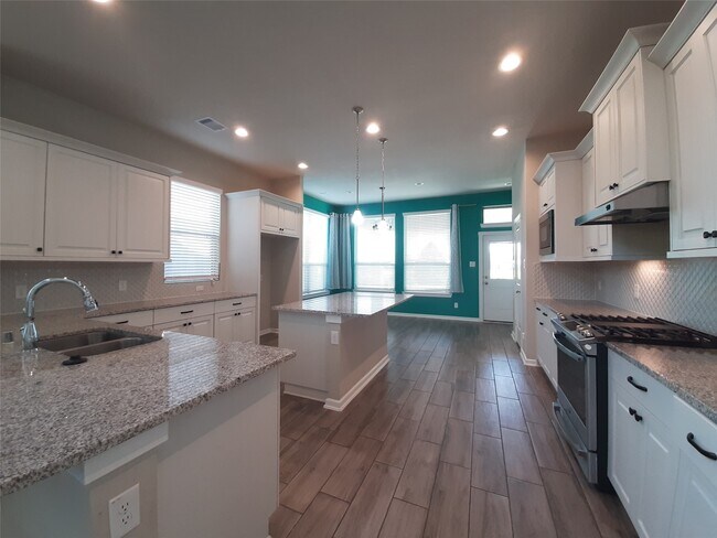 Building Photo - 23306 Ivory Sedge Trl