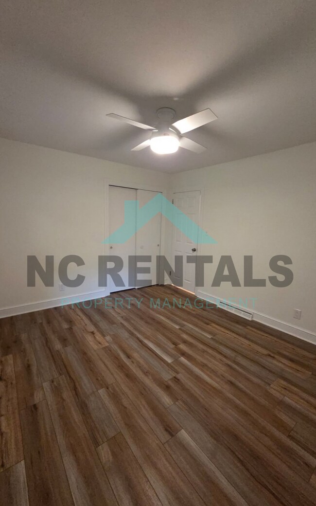 Building Photo - 706 Hedrick Dr