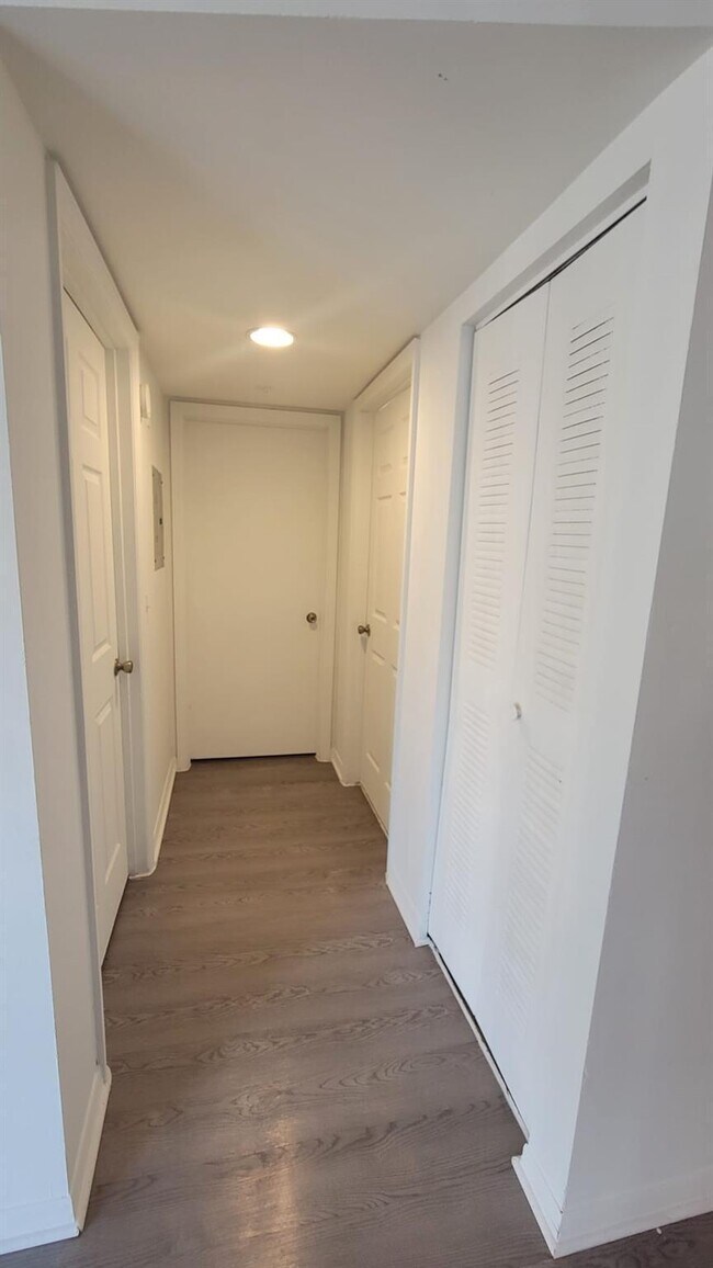 Building Photo - 4197 N Haverhill Rd