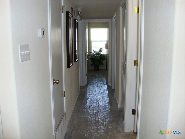 Building Photo - 426 Shadow Point