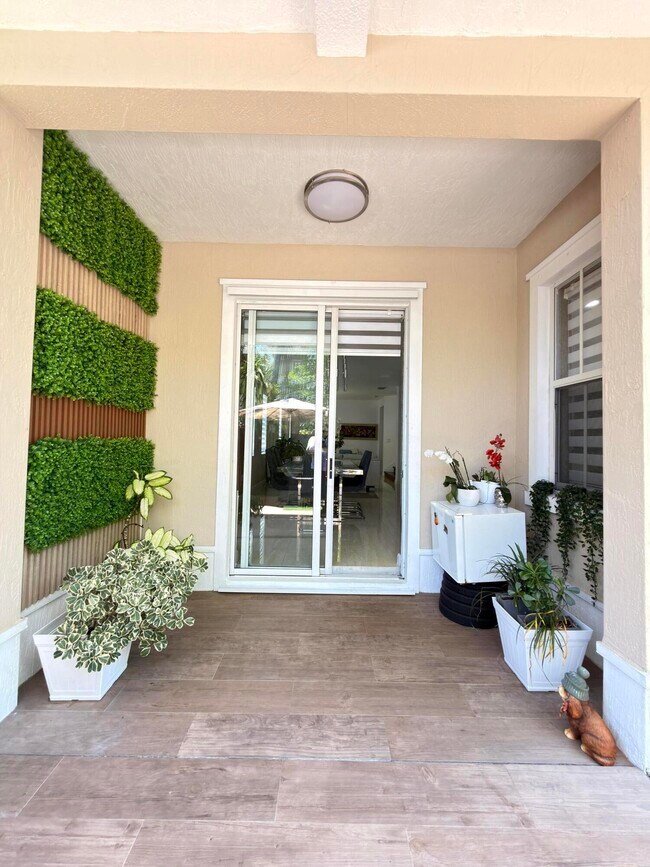 Building Photo - 7407 NW 108th Path