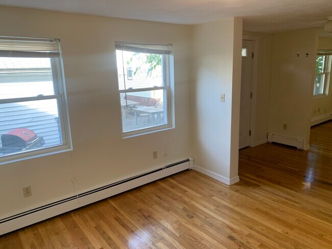 Building Photo - 138 Thorndike St