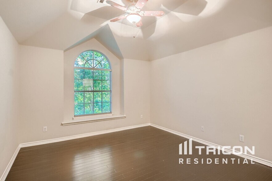Building Photo - 2112 Pecan Ridge Dr