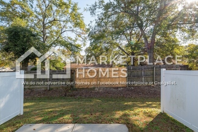 Building Photo - 128 Downsbury Rd