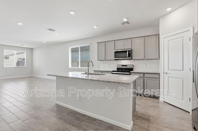 Building Photo - 18260 W Daley Ln