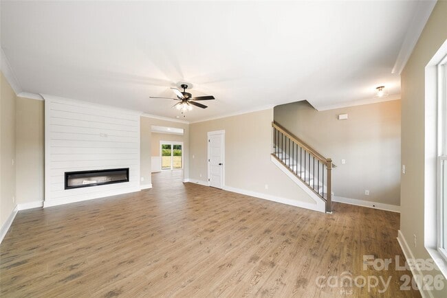 Building Photo - 818 N Rocky River Rd