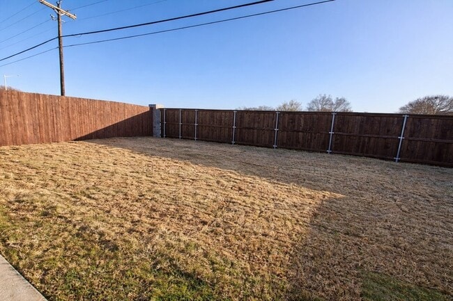 Building Photo - 1324 Stuarts Frst Dr