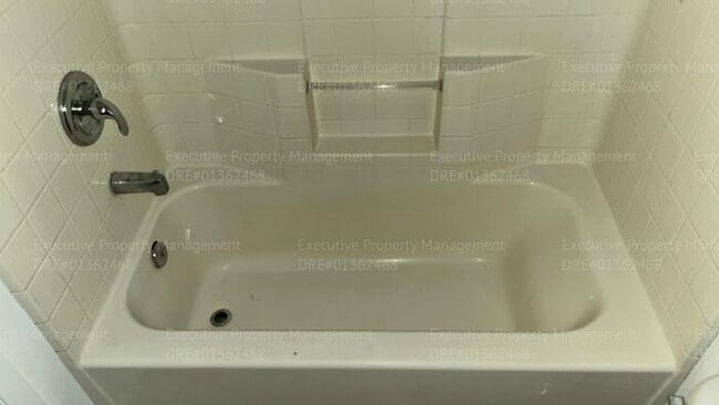 Building Photo - Spacious 3 bedroom, 2.5 bathroom townhome. ASK ABOUT THE MOVE IN SPECIAL (OAC)!