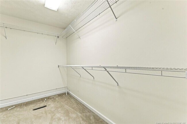Building Photo - 709 Essex Ct