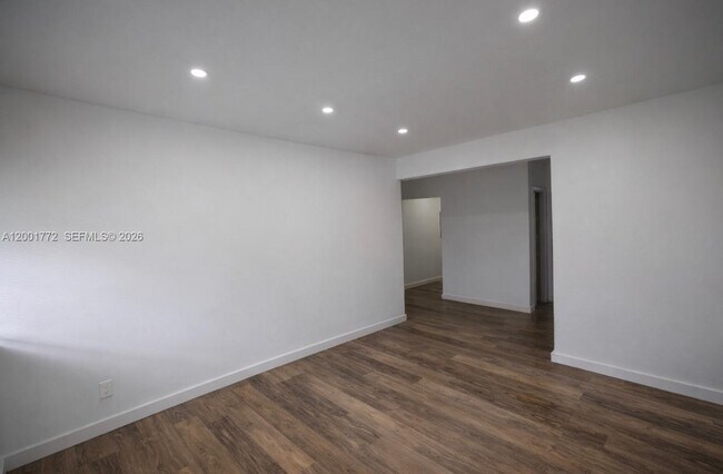 Building Photo - 7600 Dickens Ave