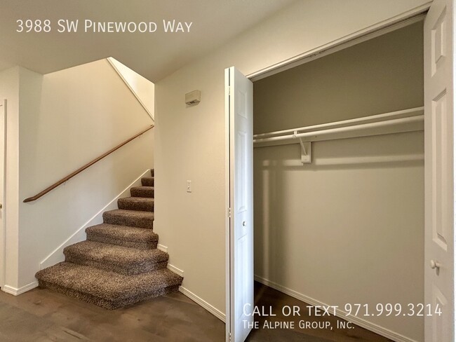 Building Photo - 3988 SW Pinewood Way