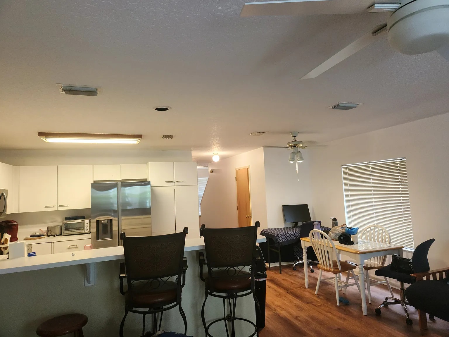 Building Photo - 2448 Carriage Ct