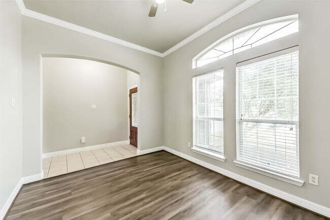 Building Photo - 21617 Horseshoe Dr