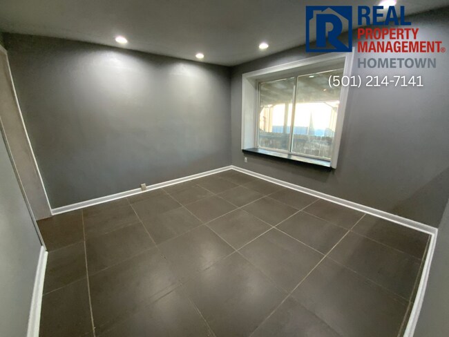 Building Photo - 4100 Driskill Dr