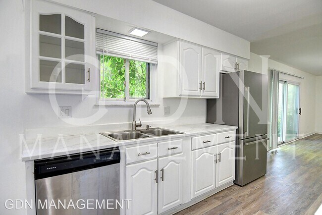 Building Photo - 4 br, 2.5 bath House - 589 Wilson Drive