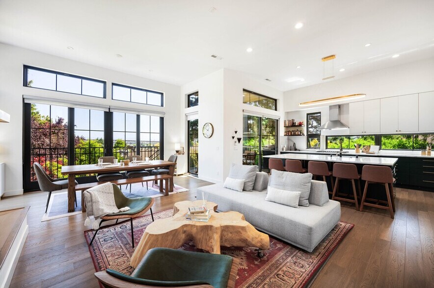 Building Photo - 3826 Meridian Ave N