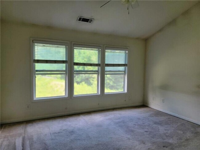 Building Photo - 2143 Worrall Hill Dr