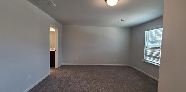 Building Photo - 15 Holland Ridge Cir